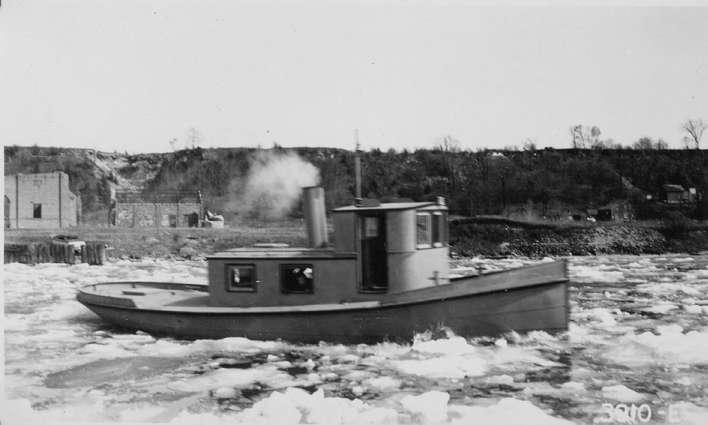 RUSSEL BROTHERS Ltd. Steelcraft winch boat and warping tug 